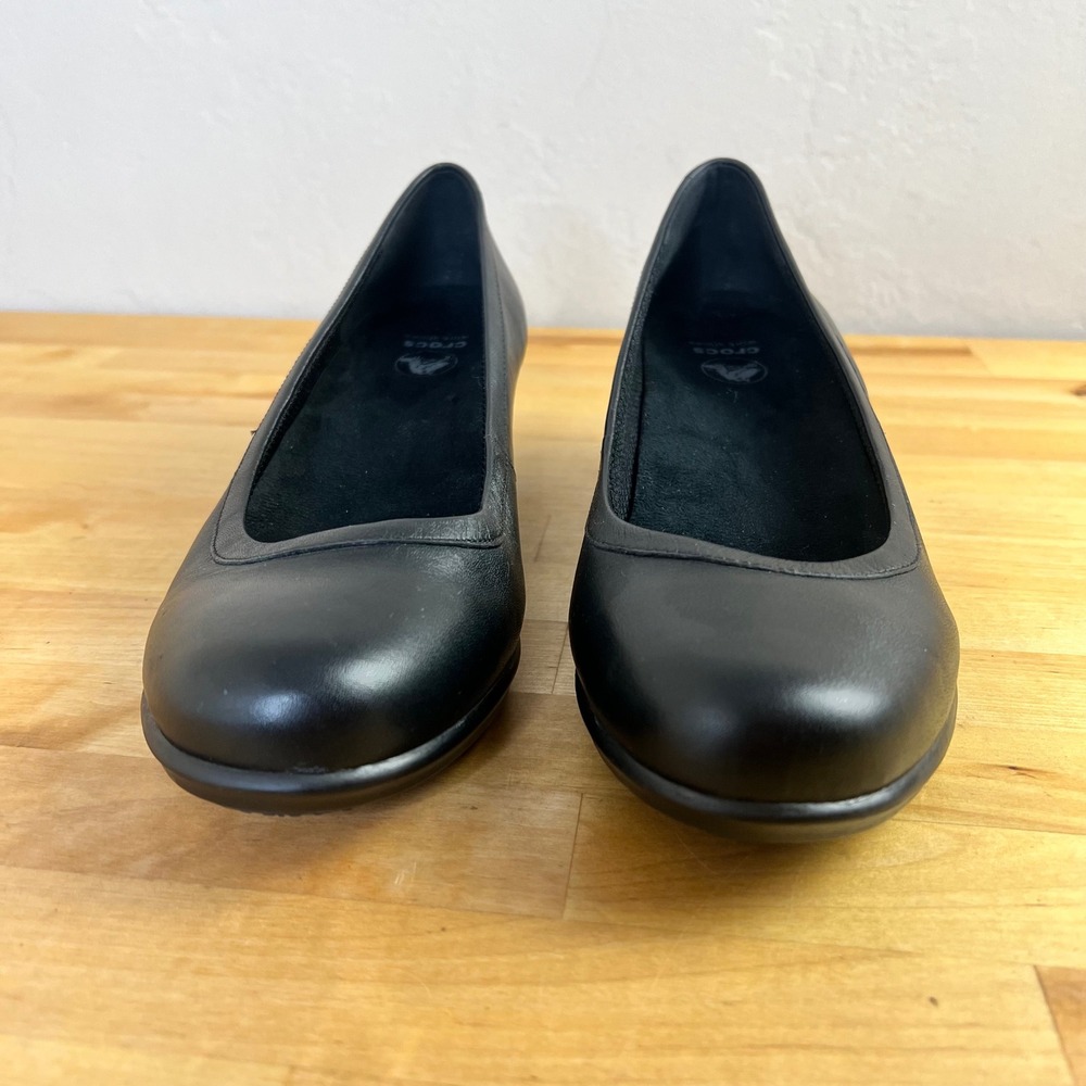 Classic Black Low Heel Women's Pump - Picture 4 of 11